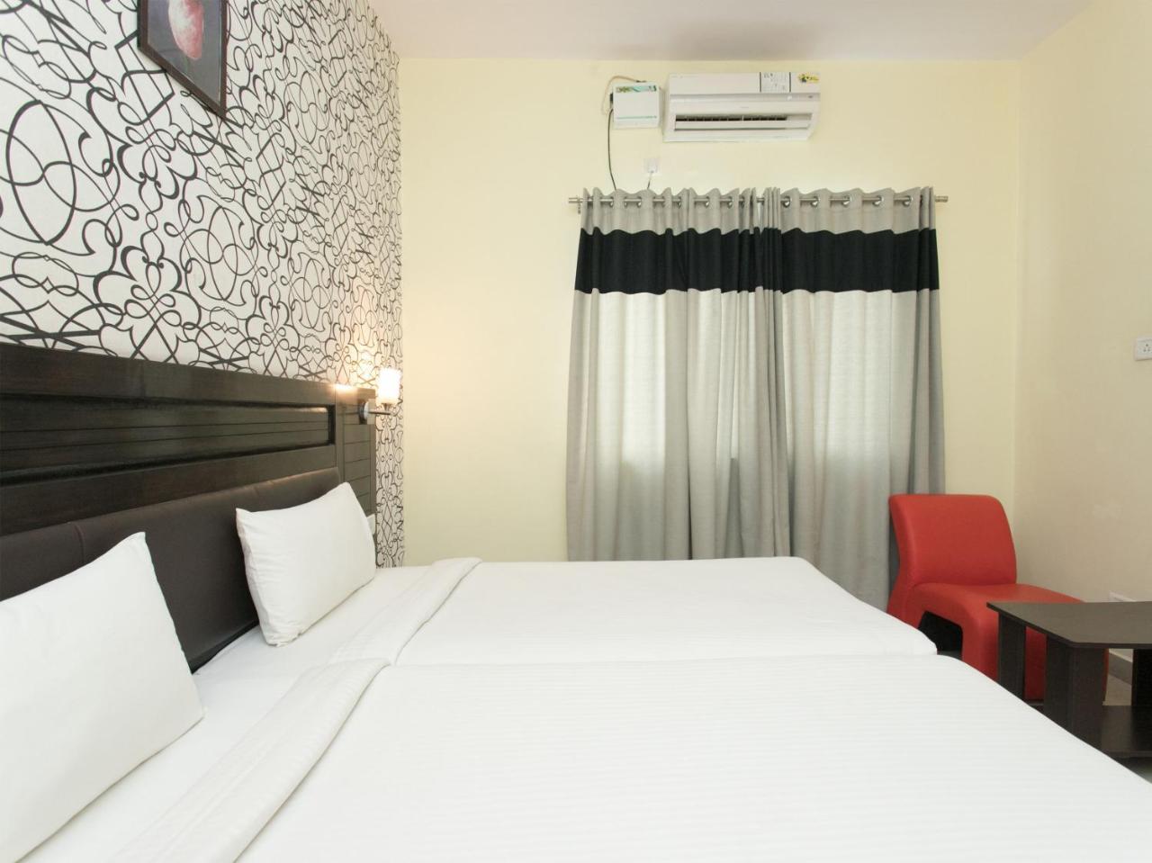 Oyo 10378 Hotel Hibiscus Mayflower Бангалор Экстерьер фото