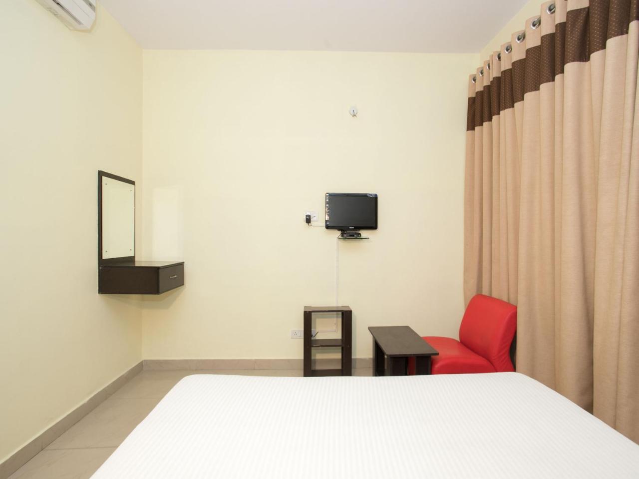 Oyo 10378 Hotel Hibiscus Mayflower Бангалор Экстерьер фото