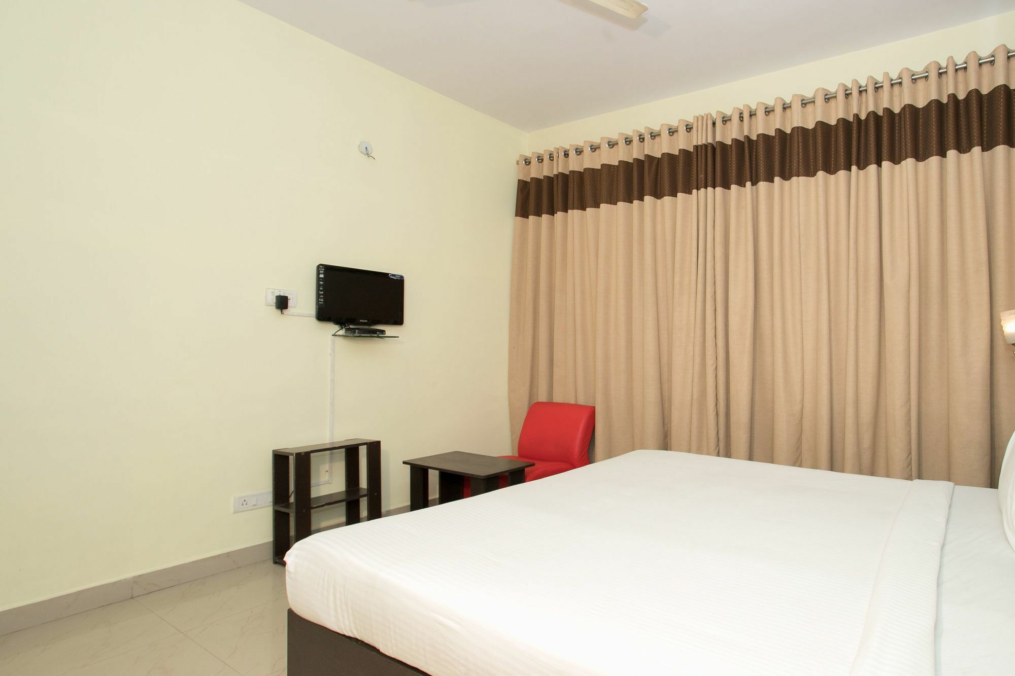 Oyo 10378 Hotel Hibiscus Mayflower Бангалор Экстерьер фото