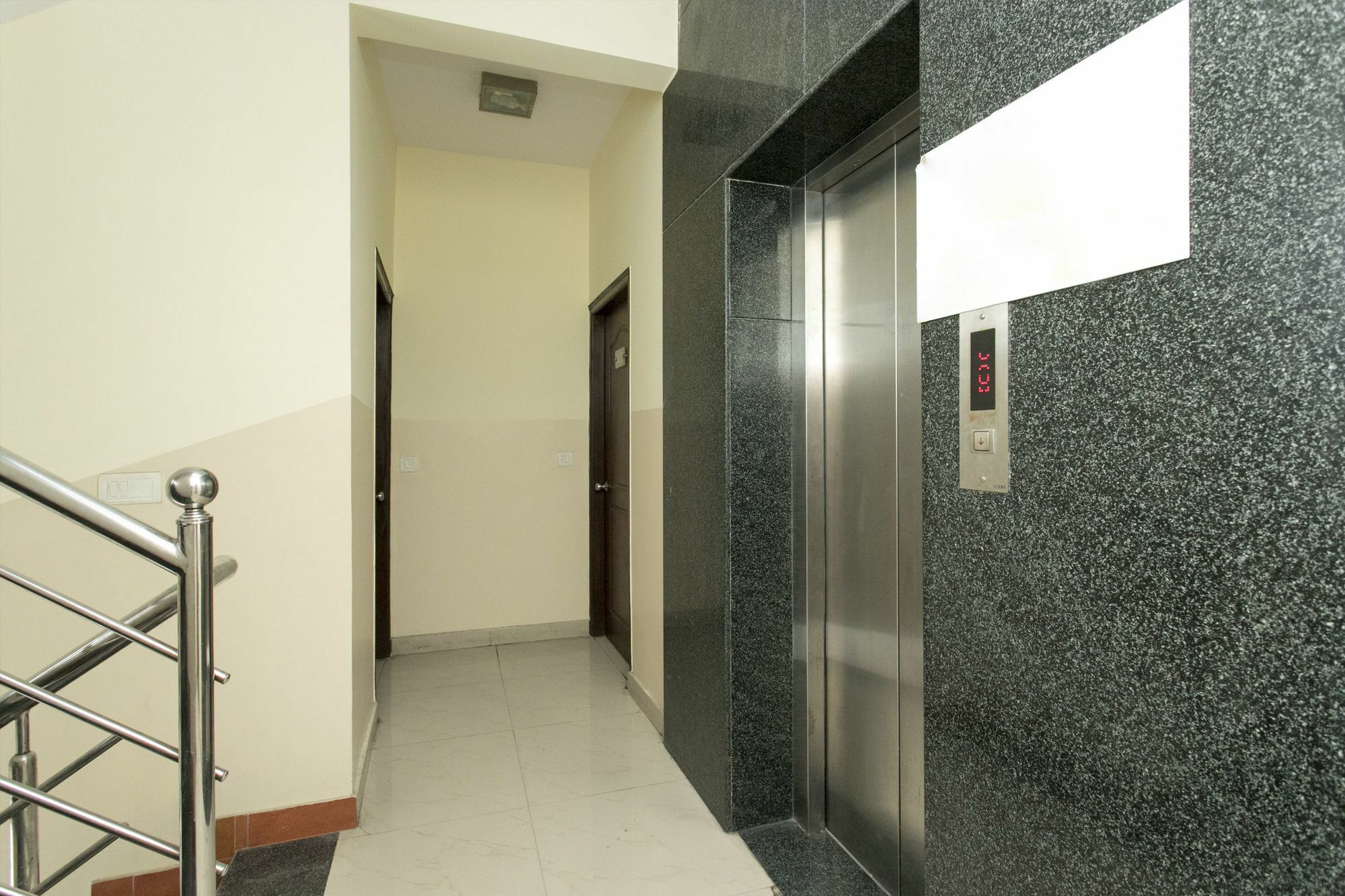 Oyo 10378 Hotel Hibiscus Mayflower Бангалор Экстерьер фото