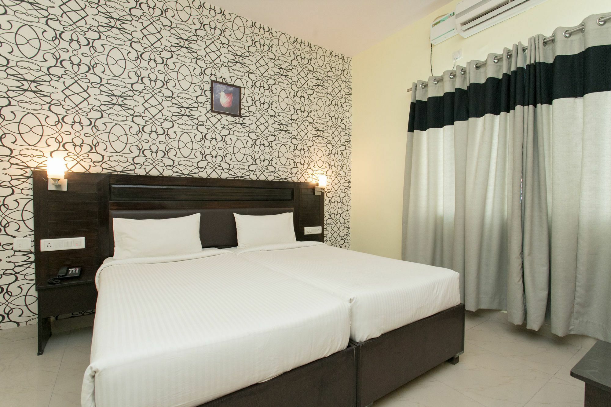 Oyo 10378 Hotel Hibiscus Mayflower Бангалор Экстерьер фото